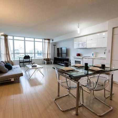 Cn Tower View Suite With Free Parking โตรอนโต ภายนอก รูปภาพ